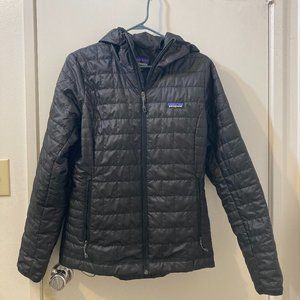 Patagonia Women M black nano puff jacket hooded
